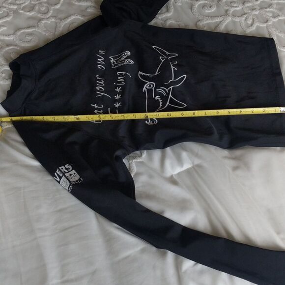 Rash Guard With Shark Motif - Picture 9 of 11